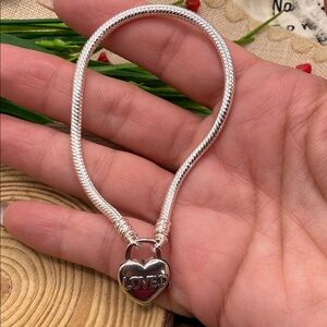 Second hand 🤚 Silver Heart Charm Bracelet 925 19CM